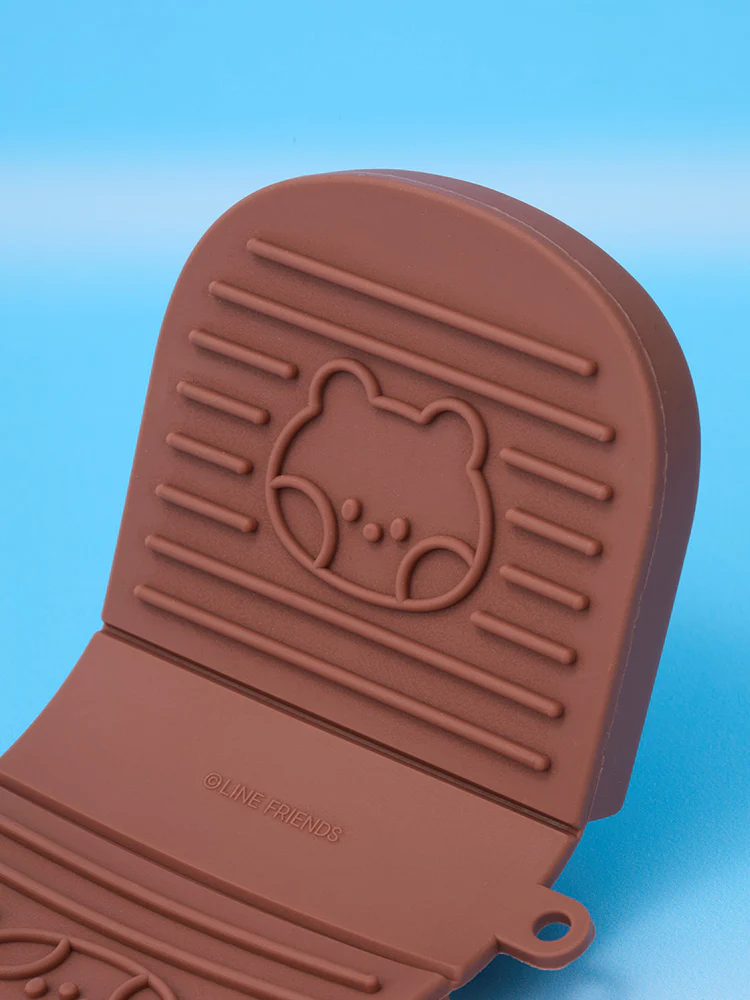 LINE FRIENDS minini World bnini Silicone Kitchen Gloves - Image 2