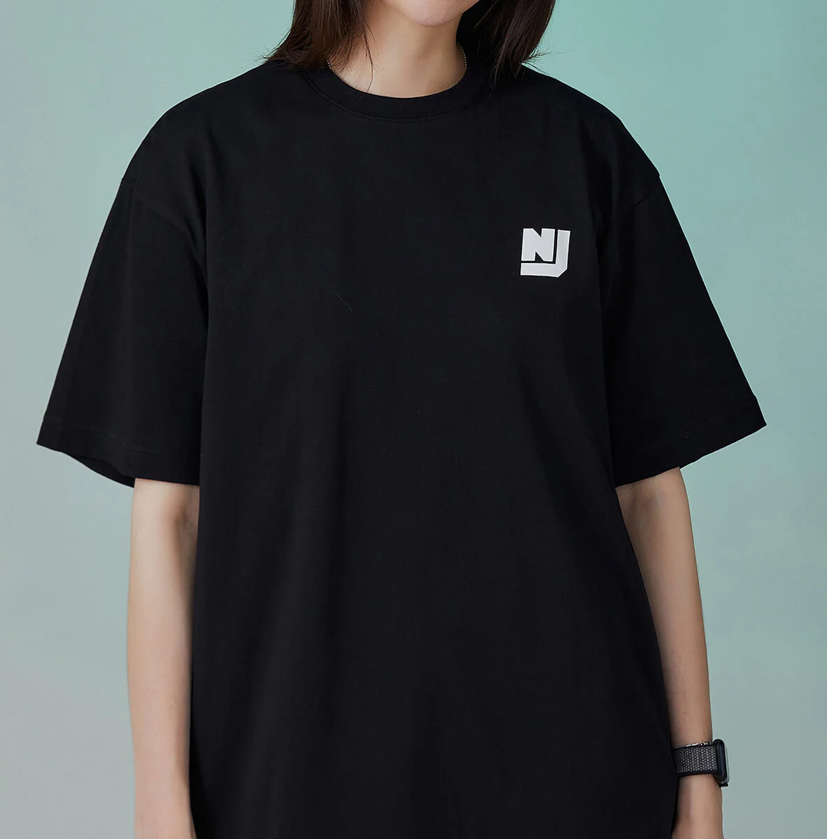 NewJeans How Sweet Logo T-Shirt Black - Image 3