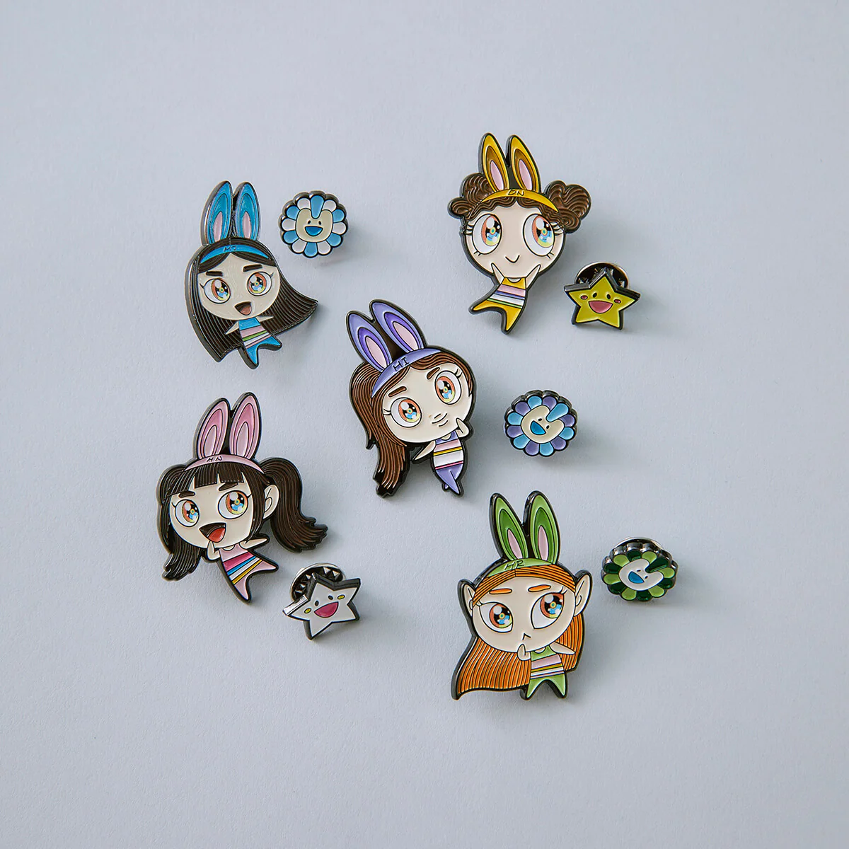 NewJeans x MURAKAMI Metal Pin Badge (MINJI) - Image 3